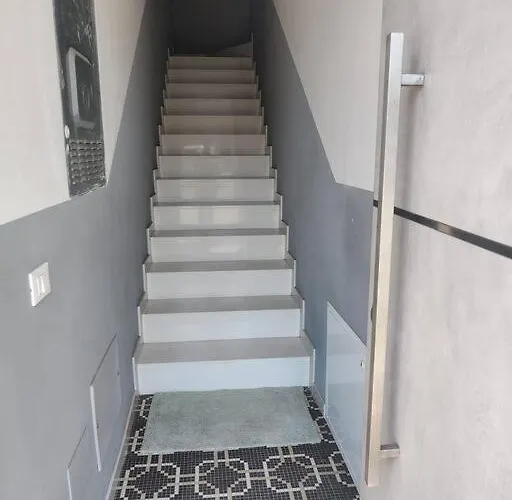 Flat 1 Balcone * Werona