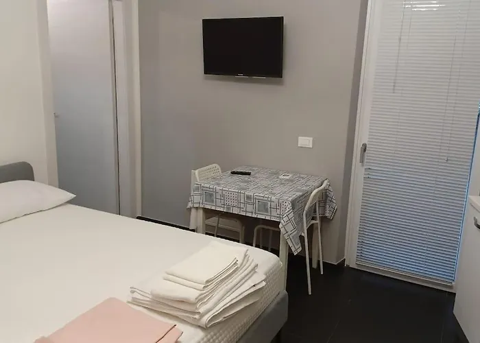 Flat 1 Balcone * Werona