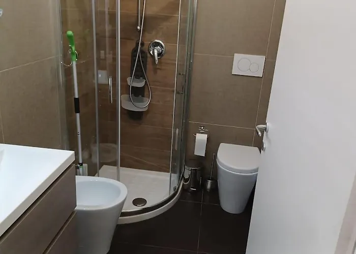 Flat 1 Balcone Apartament Werona